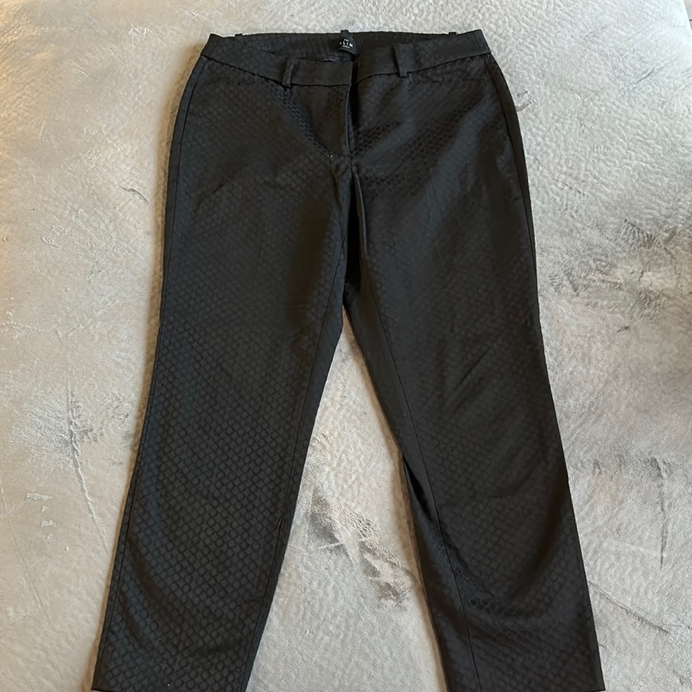 White House Black Market Textured Slim Ankle Pant in Black